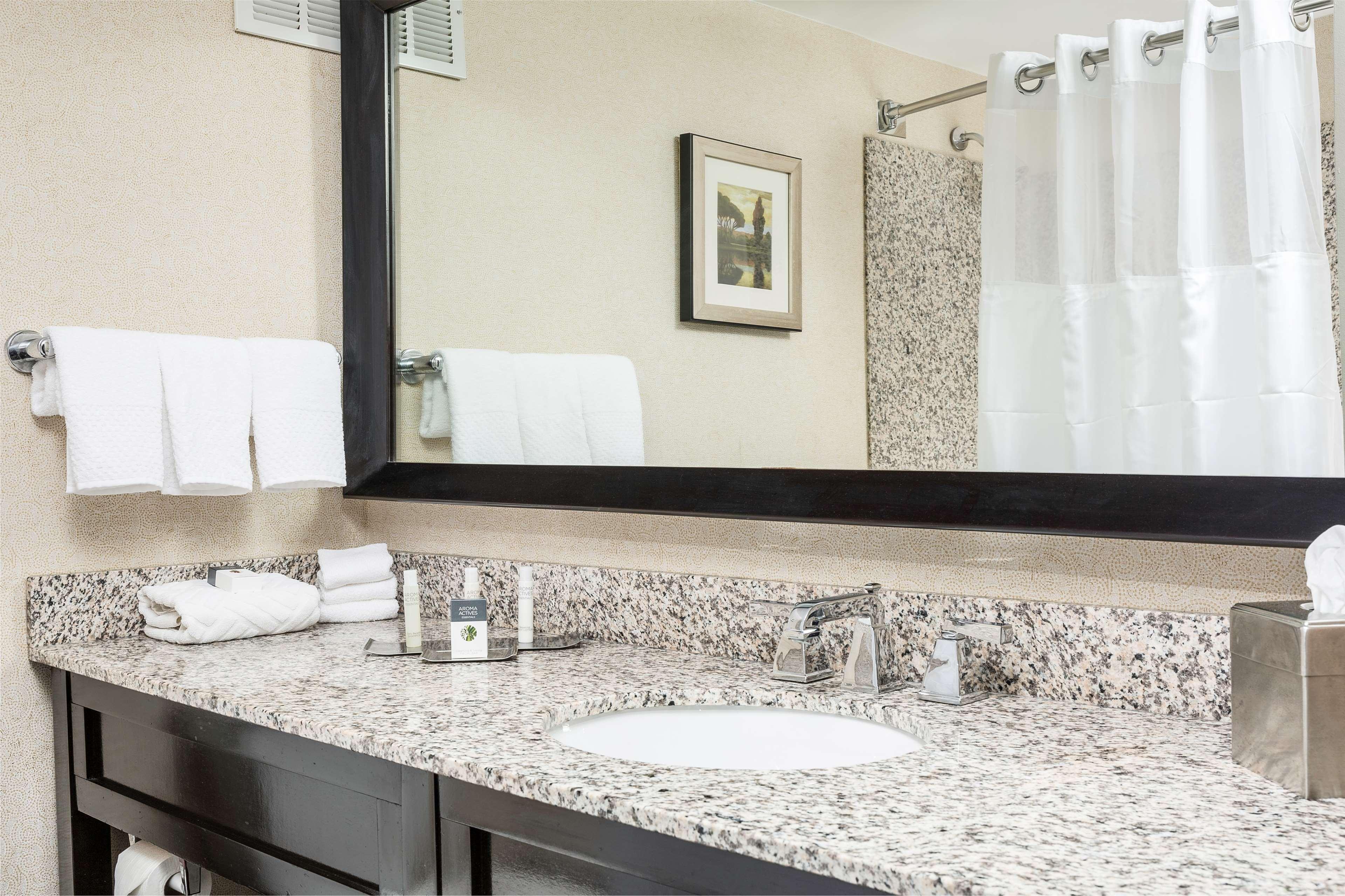 Doubletree By Hilton Hotel Wilmington Esterno foto